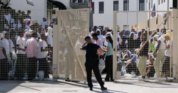 Migranti – Musumeci: “Lampedusa sta scoppiando di nuovo”