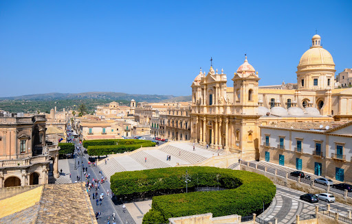 Noto: Sorpresi a lavoro in centro storico due percettori del reddito di cittadinanza