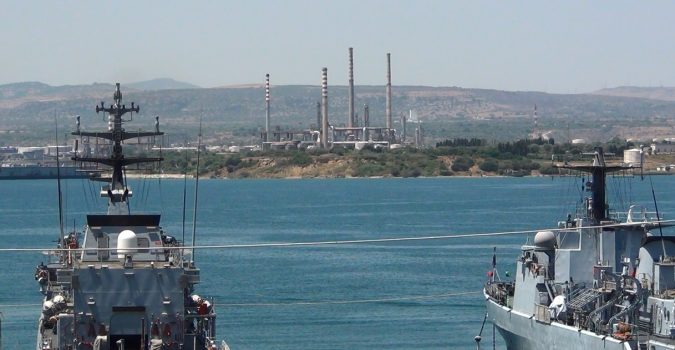 Covid-19. Nave Militare al pontile di Augusta, 46 positivi: Marisicilia chiede l’intervento dell’asp di Siracusa.