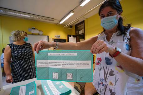 Referendum: in Sicilia record negativo affluenza,6,4% alle 12