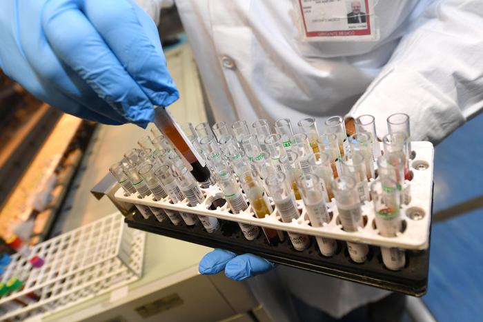 Covid: sequestrato laboratorio di analisi ad Alcamo, apparecchiature non a norma e tariffa doppia per il tampone