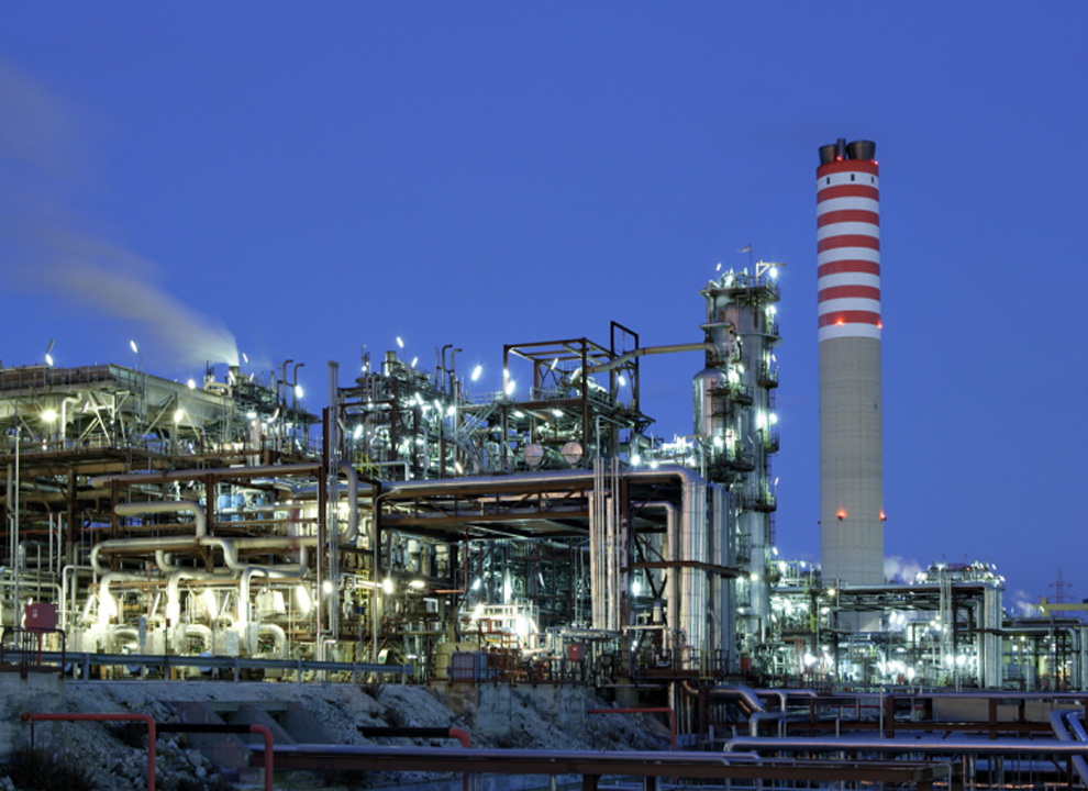 Polo petrolchimico siracusano – Crisi della raffinazione e il pericolo chiusura delle industrie