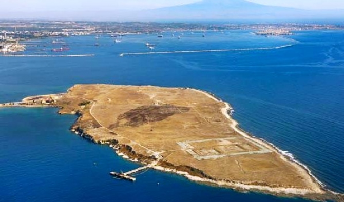 Milioni di pesci morti a largo dell’Isola di Magnisi: indaga la guardia costiera di Augusta ﻿(video)