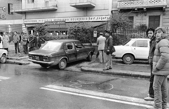 L’anniversario della morte di Mattarella, una ferita al mondo degli onesti che sanguina ancora