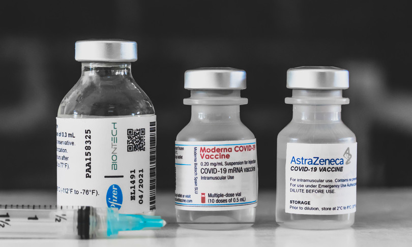 Vaccini già pronti e quelli per i quali bisogna ancora aspettare: da quello di Pfizer/BioNtech a quello di AstraZeneca, fino a Coronavac di Sinopharm