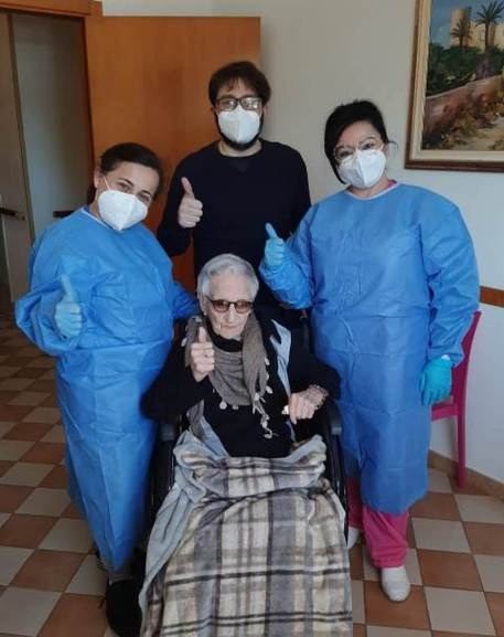 Vaccini- Somministrata dose a donna di 107 anni nel Ragusano, la più anziana in Sicilia