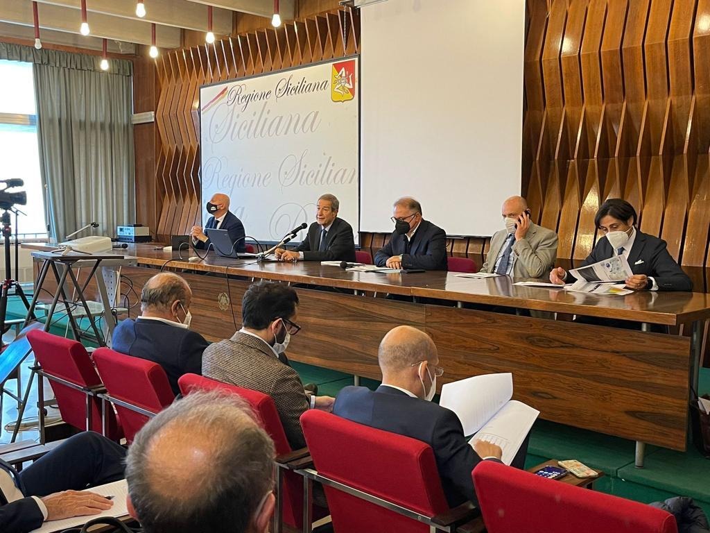 Covid, Musumeci incontra i direttori generali della sanità siciliana