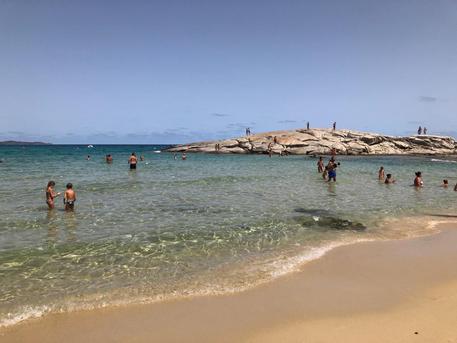 Vaccini – Patto tra Sardegna e Sicilia sul turismo, Solinas-Musumeci a Draghi: subito immuni le due Isole