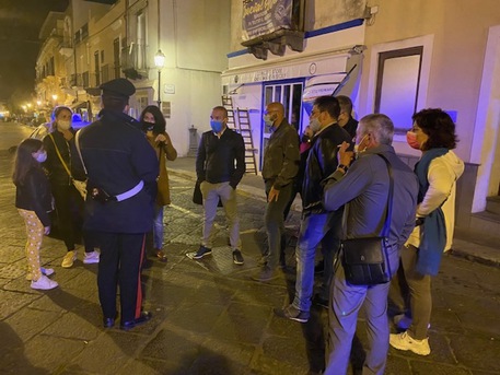 Covid: ‘no a coprifuoco’, protesta pacifica ieri sera a Lipari, in arrivo sanzioni