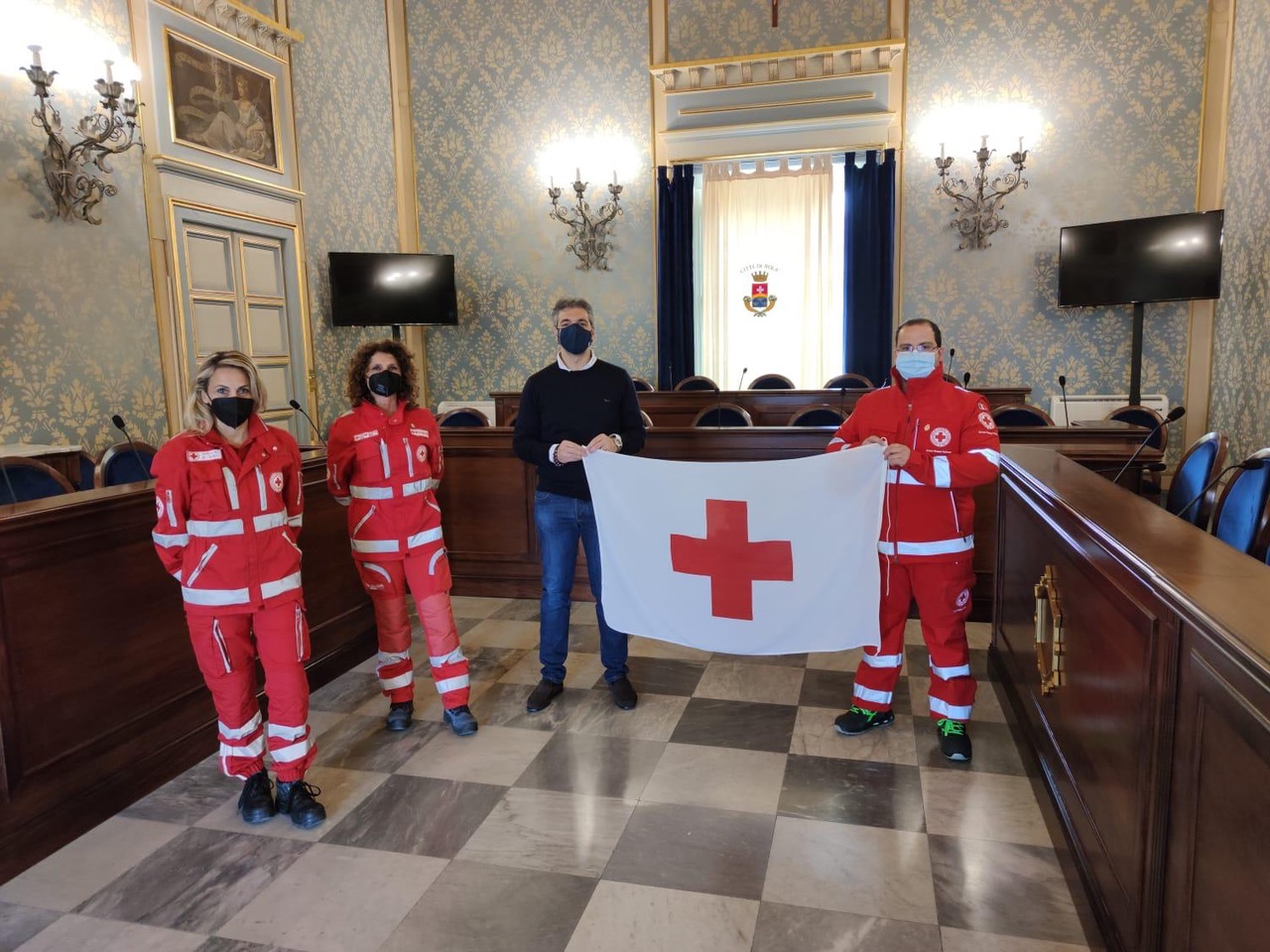Settimana Mondiale della Croce Rossa: consegnata la bandiera Cri al sindaco di Avola