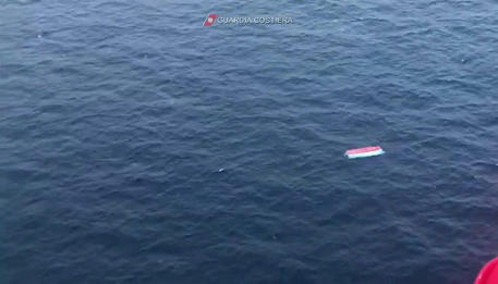 Migranti: salgono a 7 vittime naufragio nelle acque fra Lampedusa e Lampione