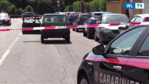 Milano, 55enne accoltellato trovato agonizzante in auto: morto in ospedale La moglie, fermata mentre si allontanava dalla scena del delitto, e' stata arrestata