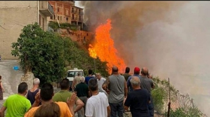 Incendi – Sindaco Polizzi Generosa, Madonie sono sotto attacco