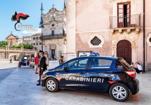 Siracusa , Ortigia  - Trasportava abusivamente i turisti