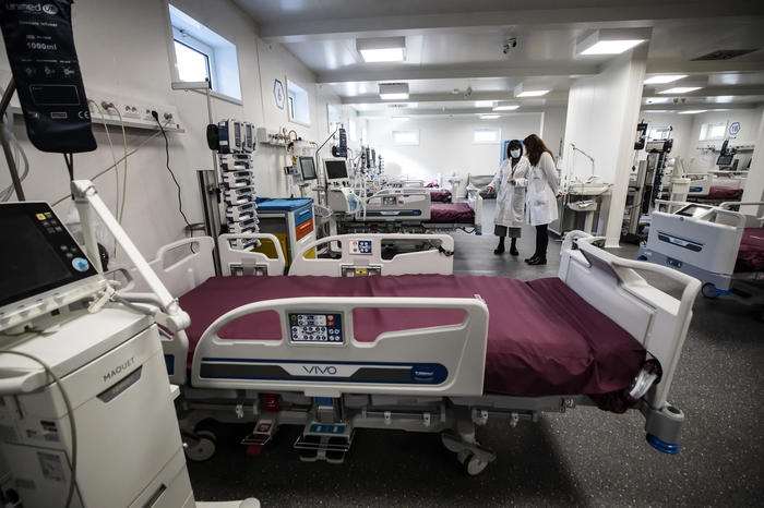 Ospedale Umberto primo di Siracusa, 34 ricoverati al covid center: 2 in terapia intensiva