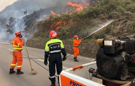 Incendi Sicilia, Musumeci convoca vertice straordinario di protezione civile
