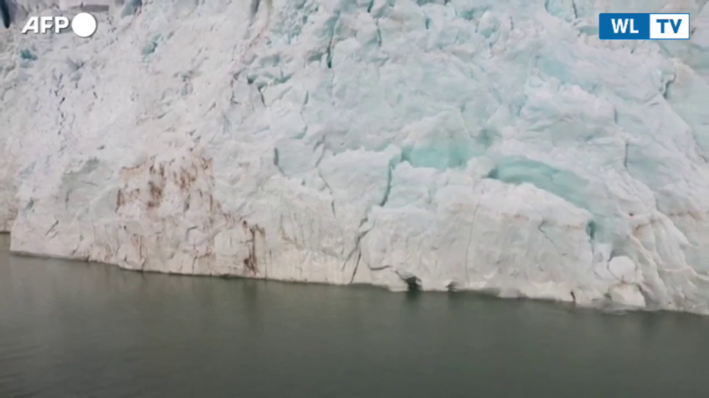 Allarme clima, piove sul picco della calotta glaciale E’ la prima volta – In Groenlandia temperature oltre i 18 gradi