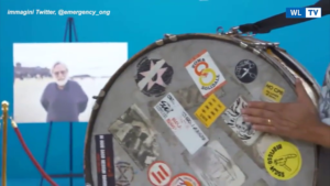 Gino Strada, la Banda degli Ottoni a Scoppio suona "Bella ciao" nella camera ardente L'omaggio delle formazione milanese condivisa sui social di Emergency