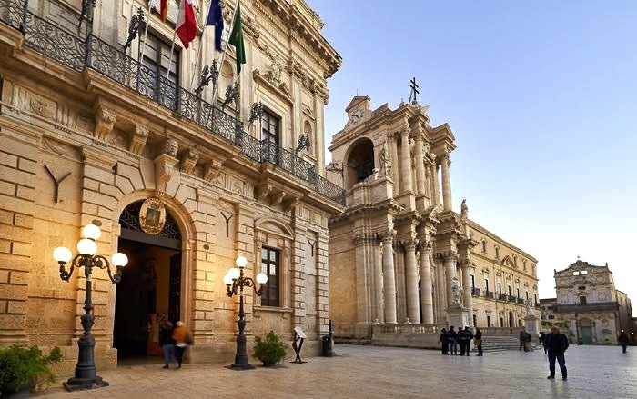 Siracusa – Esasperazione e rabbia al sit in dei lavoratori disoccupati dello spezzatino