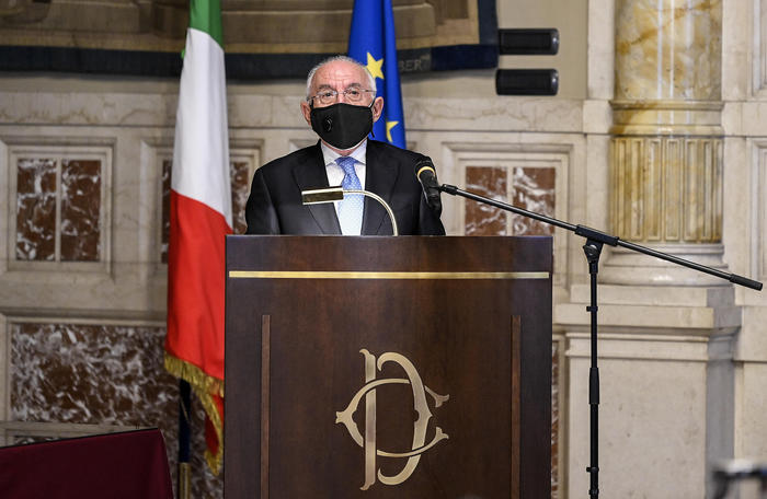 Vaccini: Garante, istruttoria su iniziativa Messina