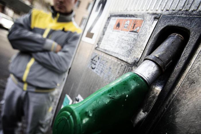 Indagine della procura di Roma – Prezzi carburanti boom, al via controlli della Finanza