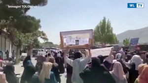 MONDO - Afghanistan, manifestazione contro i talebani: spari in aria per disperdere la folla Nella capitale afghana Kabul i cittadini protestano contro il regime- video