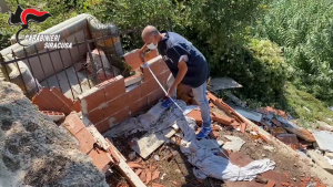 Noto - Inquinamento ambientale e furto d' acqua lungo il fiume Asinara: denunciate 5 persone