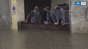 Nubifragio nel varesotto, esonda l'Olona: allagate strade e case Al lavoro la Polizia Municipale e la Protezione Civile per mettere in sicurezza la zona di Canegrate