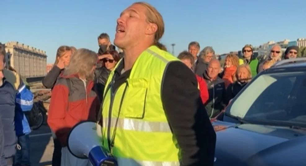 Fabio Tuiach leader proteste contro il Green pass,positivo dopo Trieste: “Colpa degli idranti. Il Covid è una truffa”