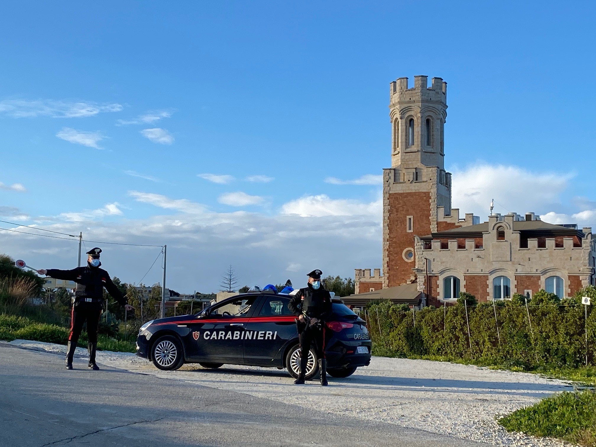 Pachino – Si allontana da casa nonostante fosse agli arresti domiciliari, sorpreso in strada dai Carabinieri