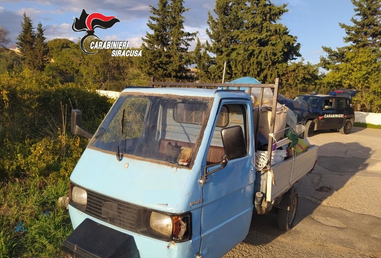 Siracusa, Cassibile -Trasportava rifiuti senza autorizzazione: denunciato dai Cc