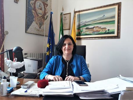 Sicilia – Lettera con minacce morte e insulti sessisti a sindaca Comiso –  Lei pubblica post su Fb, non mi faccio intimidire