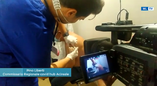Vaccini – Terza dose per Pino Liberti Commissario regionale covid hub Acireale – Video