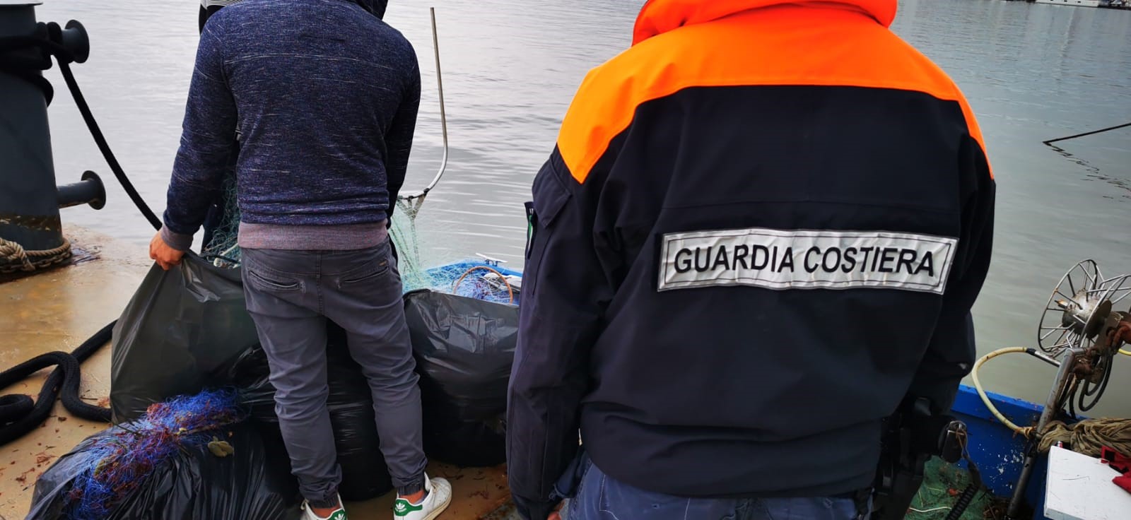 Guardia Costiera: sequestrata 350 metri di rete all’interno dell’Area Marina Protetta del Plemmirio