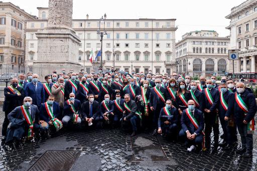 Un centinaio di sindaci siciliani oggi a Roma