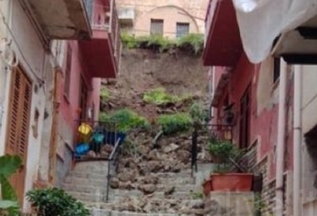 Termini Imerese: crolla un muro di contenimento – paura tra i residenti