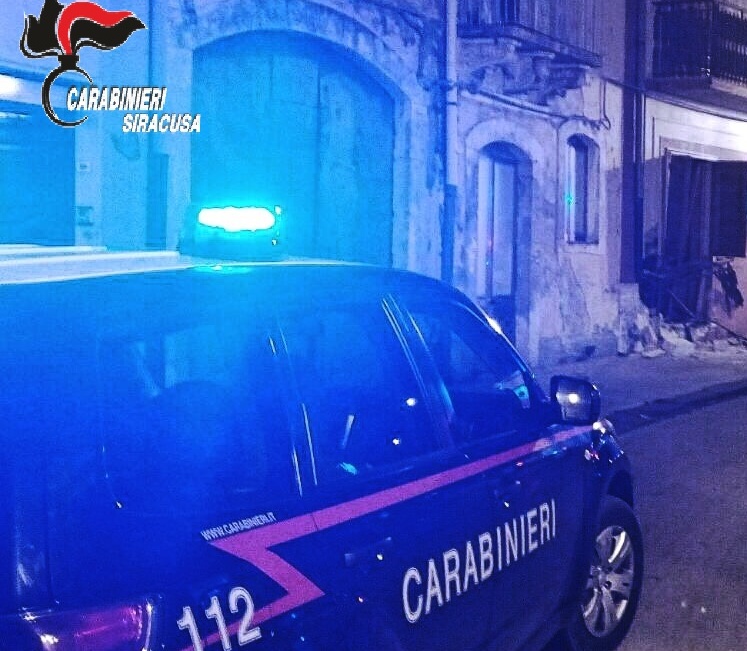 Augusta: Rapina una donna del proprio cellulare – Arrestato