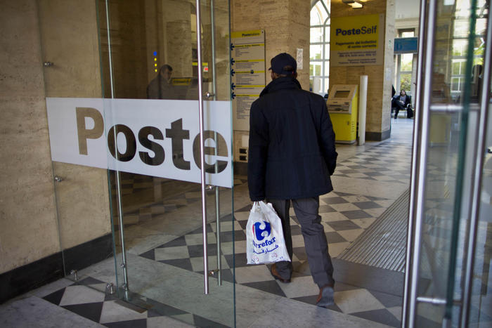 Niente ritiro pensione senza pass, salta norma dal Dpcm