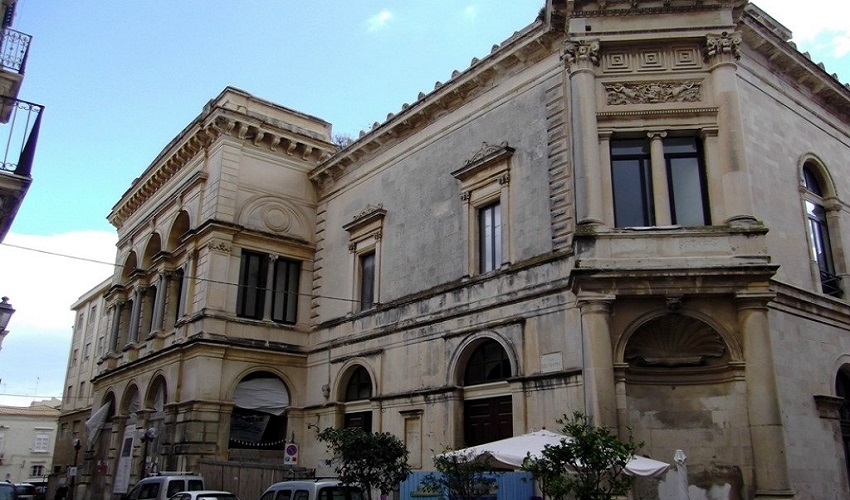 Luci a Siracusa, la world music chiude sabato il cartellone del Teatro comunale