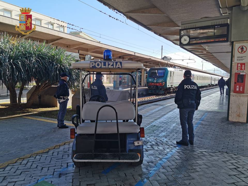 Polizia ferroviaria: Oltre 2.600 persone controllate nelle stazioni ed a bordo dei treni della Sicilia