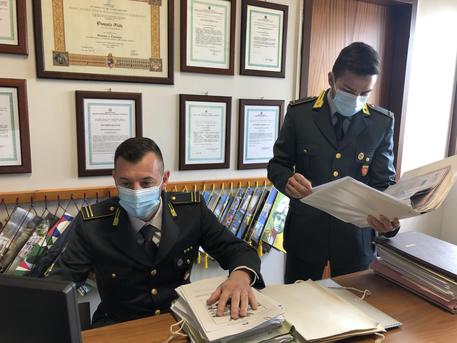 Carini: Falso dentista esercitava la professione da 7 anni – denunciato dalla guardia di finanza