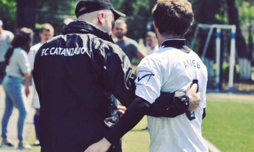 Ucraina i calciatori della societè calcistica di kiev Fc Catanzaro hanno deciso di combattere i russi