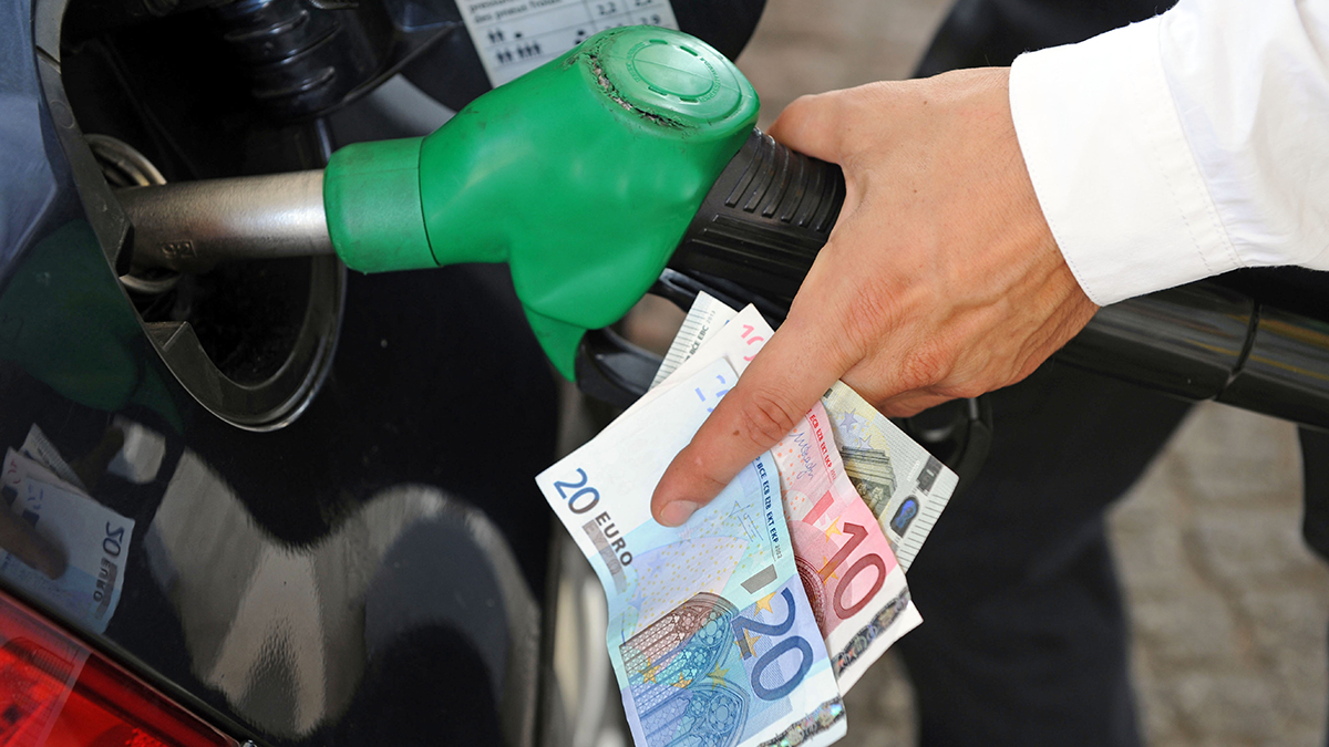 Caro carburante, Ternullo (FI): “Situazione insostenibile, con le raffinerie in casa dovremmo vivere di rendita”