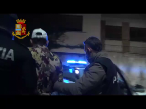 Morì nell'incendio di casa, due fermati a Noto