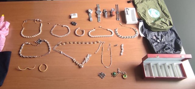 Noto: la Polizia ritrova gioielli e monili di provenienza furtiva