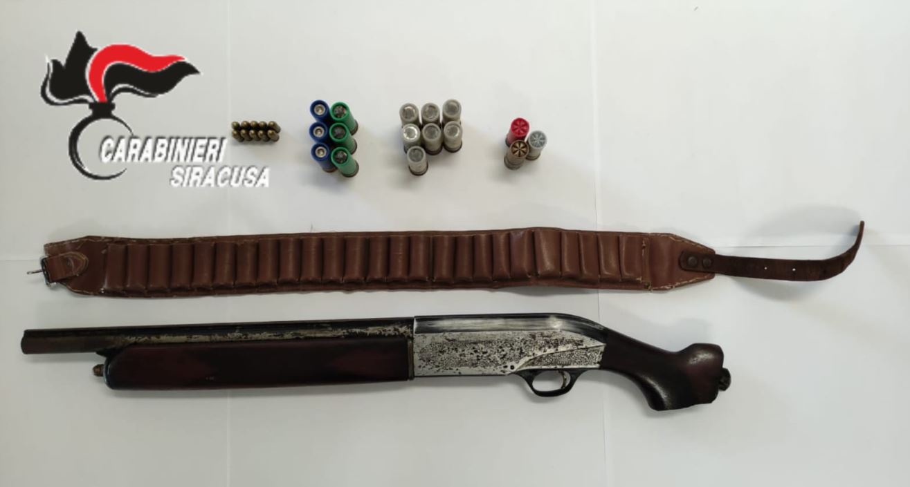 Floridia: Carabinieri individuano armi e droga durante controllo del territorio