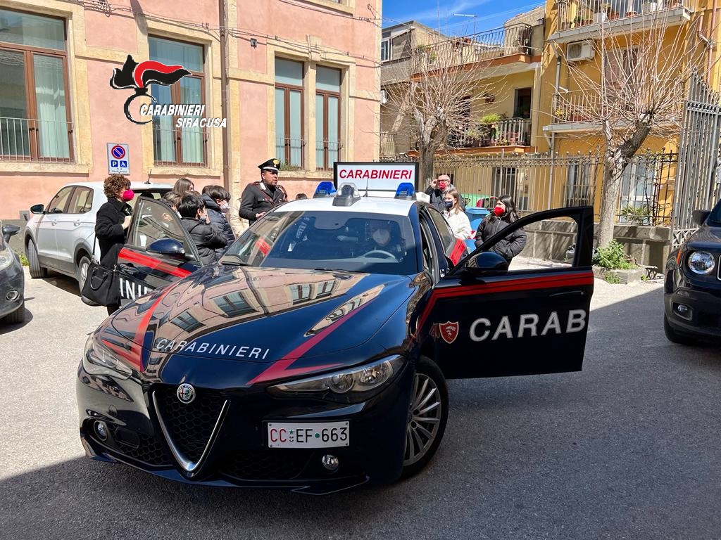 Buccheri: studenti a lezione di legalità con i Carabinieri