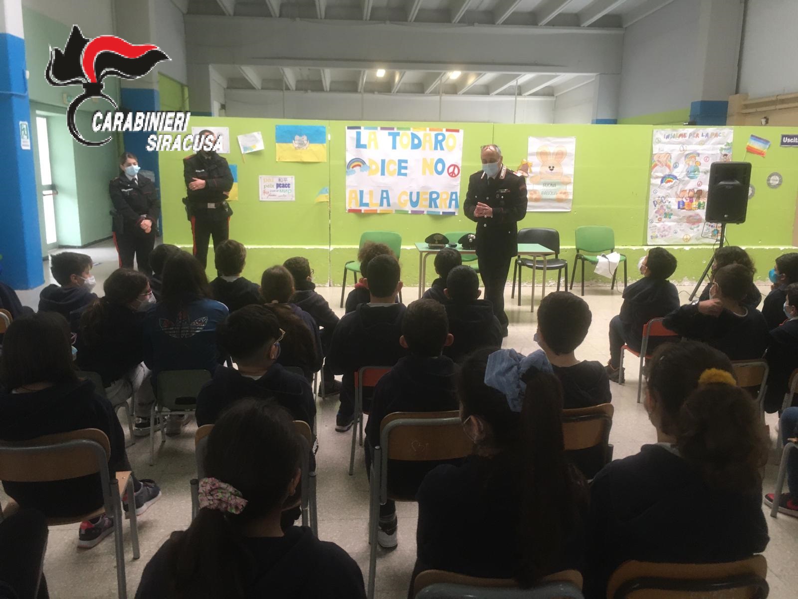 Ferla: i Carabinieri incontrano gli studenti