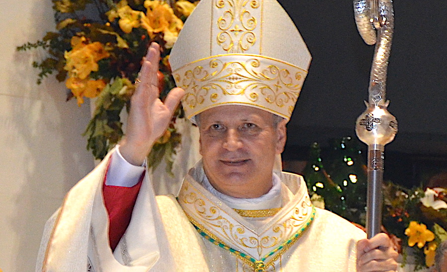 Gli auguri di Pasqua dell’arcivescovo Francesco Lomanto