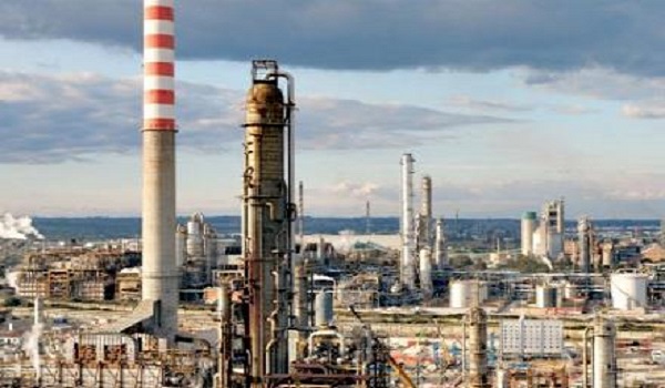 Le nubi della guerra sul Petrolchimico di Siracusa Musumeci a Draghi: «Rischio catastrofe sociale»